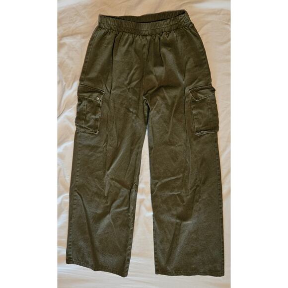 Prettylittlething Woman's Sz 6 Green Wide Leg Pull On Cargo Pants‎ - Picture 2 of 8